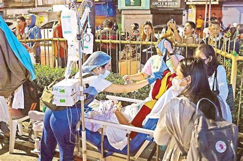 Magnitude 7.4 quake rocks Surigao del Sur; 1 dead.